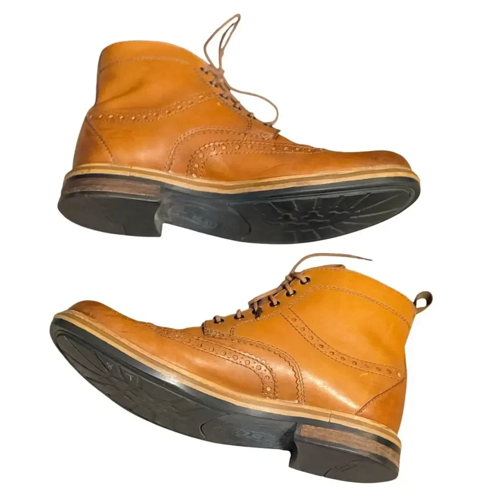Clarks Tan Leather Wingtip Brogue Ankle Boots - size 9